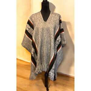 Vtg Gray Wool Poncho With Southwestern Pattern & Fringe Details Western Boho OS
